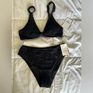 Lively black scrunch bikini